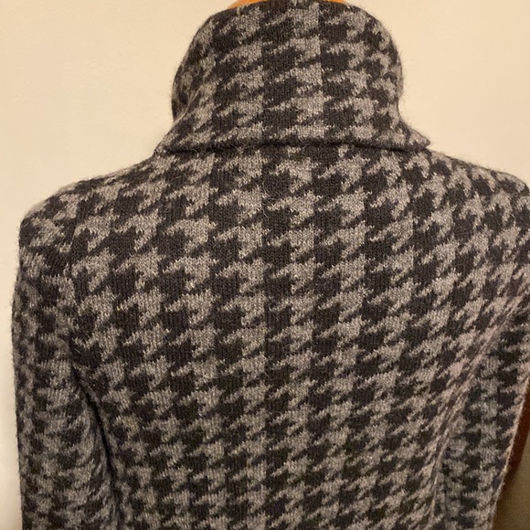 MAX STUDIO wool blend long sweater jacket. Black and gray herringbone. Size US M - Picture 6 of 10